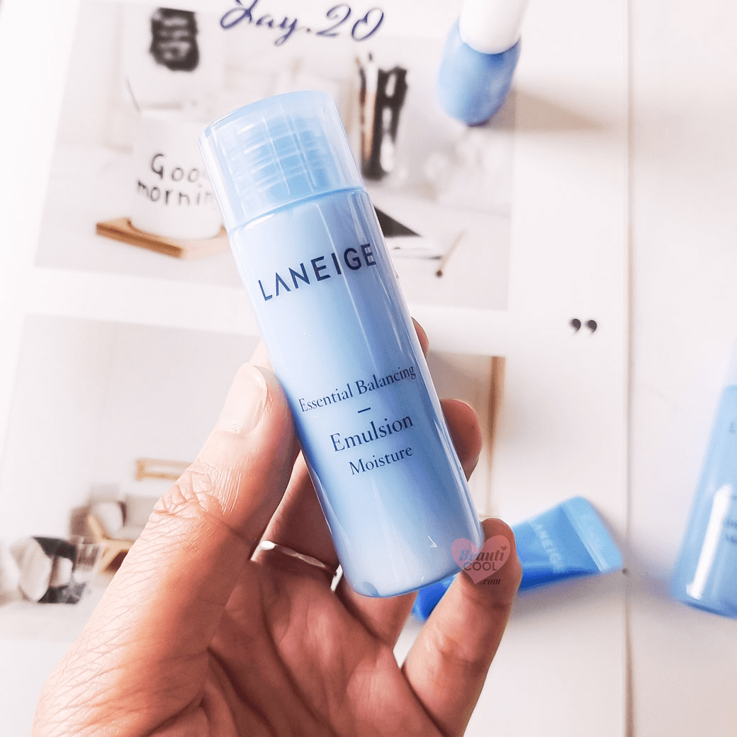 Laneige Essential Balancing Emulsion Moisture 25 ml.  อิมัลชันช่วยเก็บกักความชุ่มชื้นสำหรับผิวแห้งกร้านเพื่อให้ผิวเนียนนุ่มและกระจ่างใส Bio Dusali สกัดจากสาหร่ายหมักที่มีพลังชีวิตสูง ให้ผิวมีพลังและช่วยเรื่องการหมุนเวียนของเคราติน  ขณะที่สารสกัดจากไฮยาซินช่วยปกป้องผิวจากมลภาวะต่างๆ กลุ่มควัน หรือสารเคมีอื่นๆ และช่วยให้ผิวมีความชุ่มชื้นกระจ่างใส  โจโจบาออยล์ ทำหน้าที่คล้ายกับเกราะเก็บความชุ่มชื้นของผิว และ รอยัลเจลลี่ ที่ให้การบำรุงอย่างล้ำลึก คืนความชุ่มชื้นให้กับผิวแห้ง ขาดน้ำ